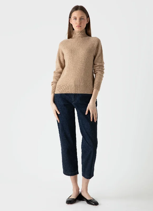 Women's Low Collar SweatersWomen's Lambswool Funnel Neck Jumper in Light Camel