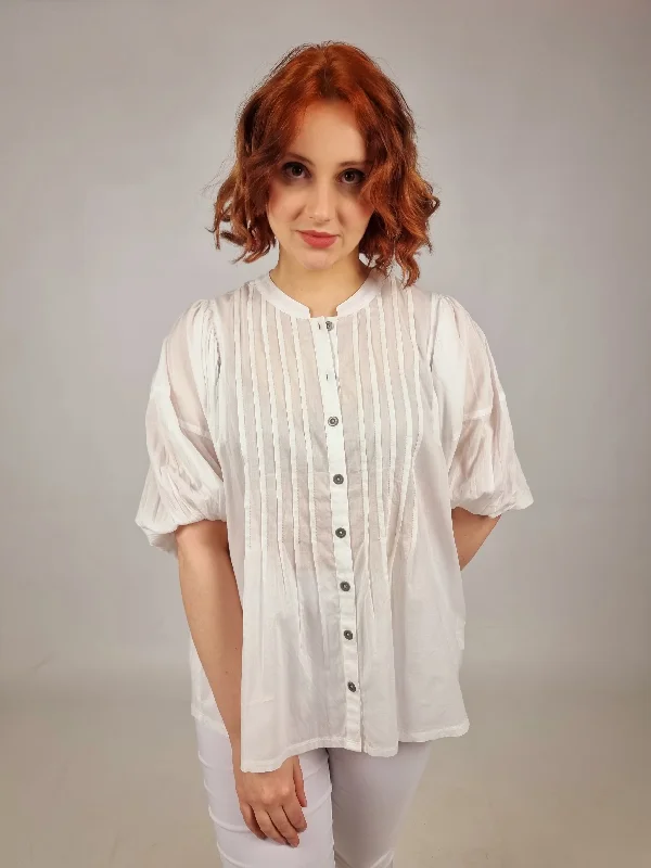 Women's Low Collar SweatersVan-Dos White Blouse