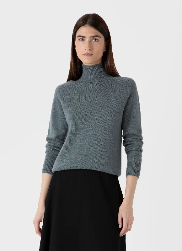 Women's Fisherman's SweatersWomen's Lambswool Funnel Neck Jumper in Smoke Green