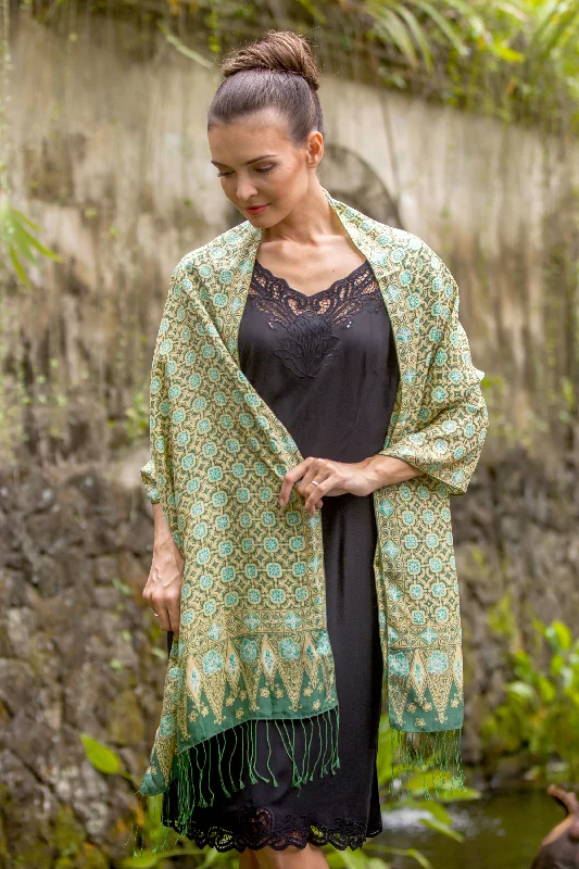 Women's Lapel Collar SweatersTruntum Ijo Green Truntum Patterned 100% Silk Batik Shawl