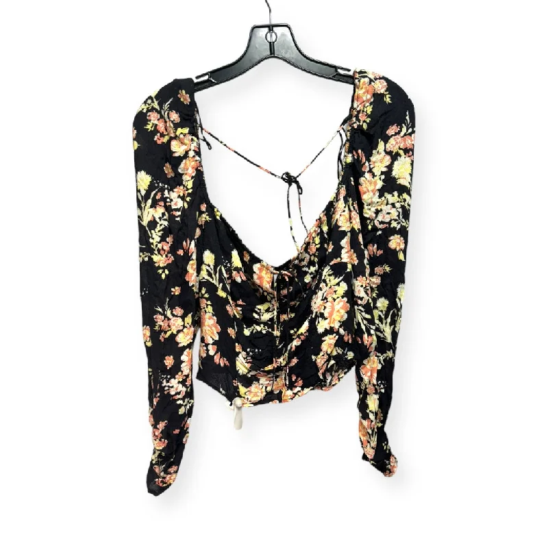 Women's Blouse with V-Shaped CollarTop Long Sleeve By Free People  Size: S